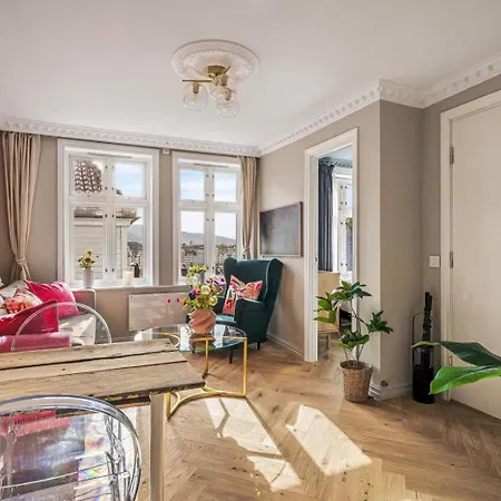 Authentic 2br With Views In Center Apartman Bergen